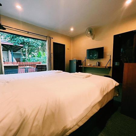 Vivi Hotel Resort Пхукет Экстерьер фото