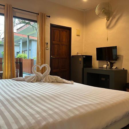 Vivi Hotel Resort Пхукет Экстерьер фото
