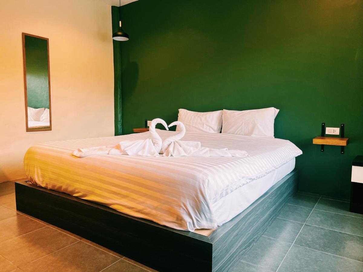 Vivi Hotel Resort Пхукет Экстерьер фото