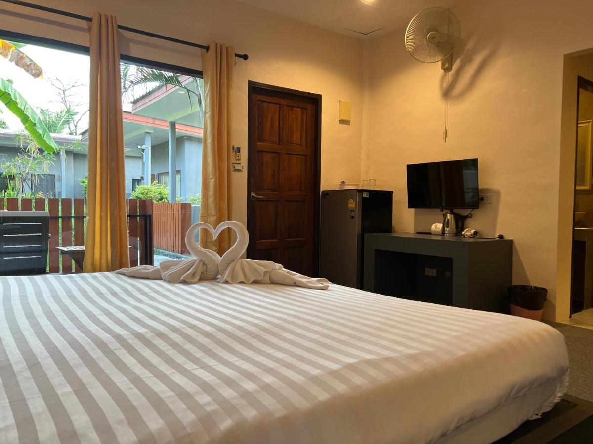Vivi Hotel Resort Пхукет Экстерьер фото