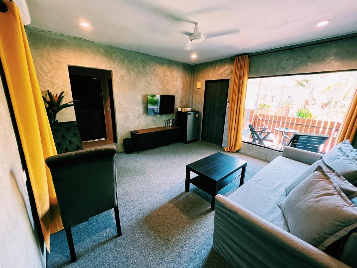 Vivi Hotel Resort Пхукет Экстерьер фото