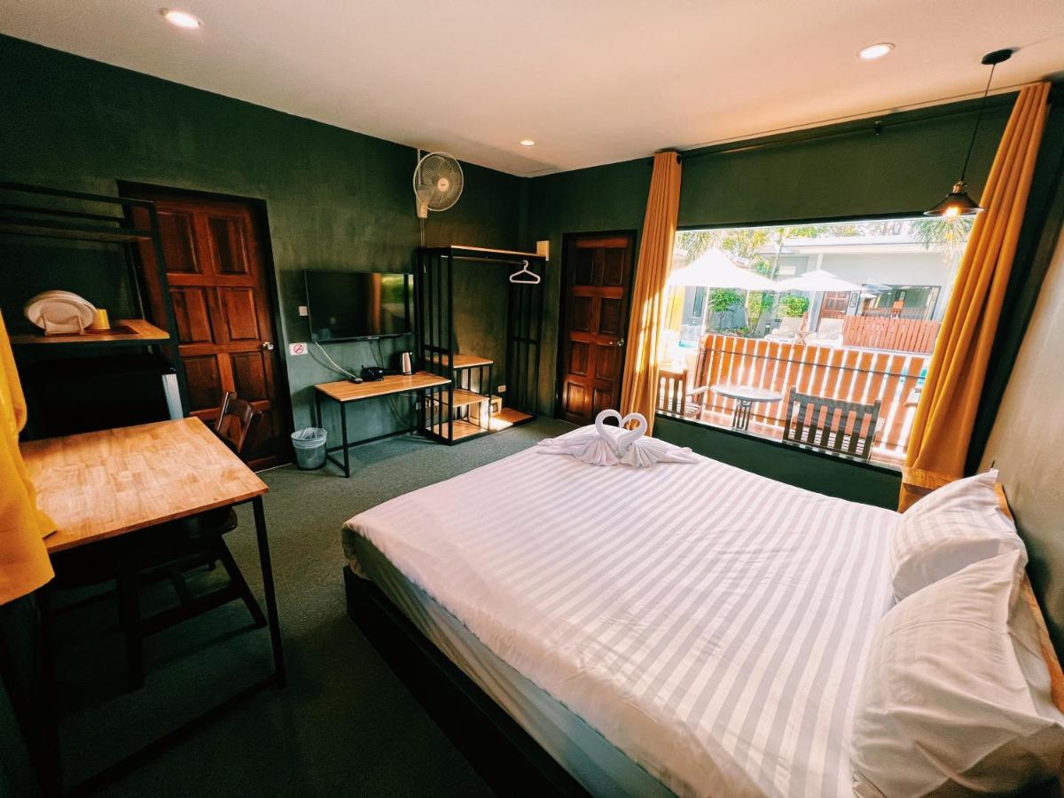 Vivi Hotel Resort Пхукет Экстерьер фото