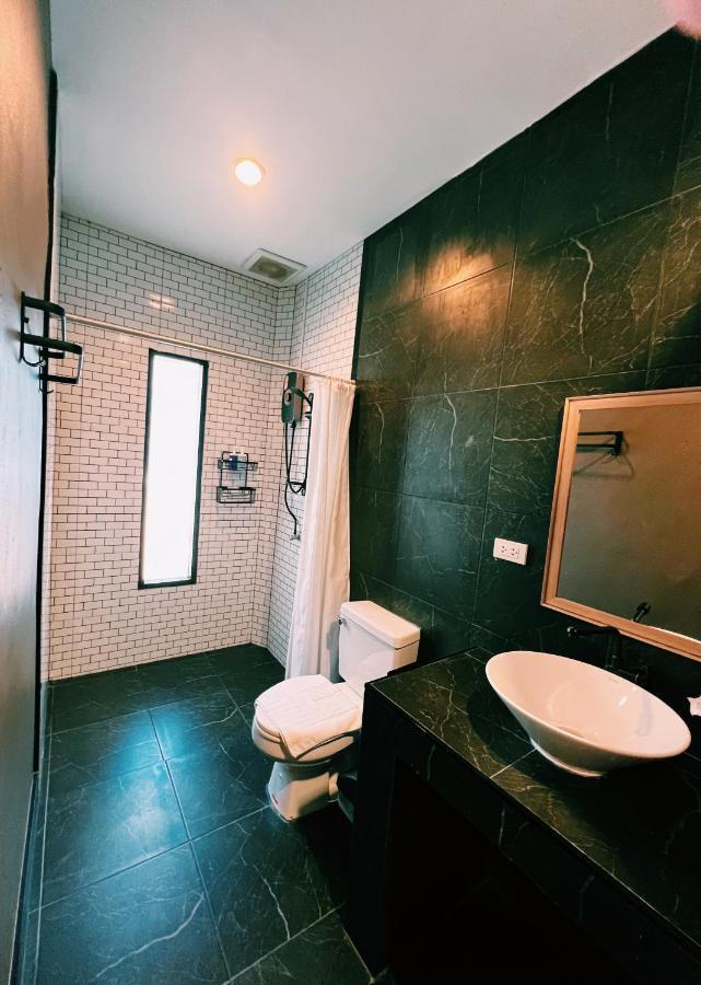 Vivi Hotel Resort Пхукет Экстерьер фото
